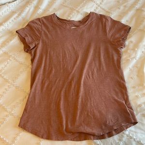 Old navy tee shirt